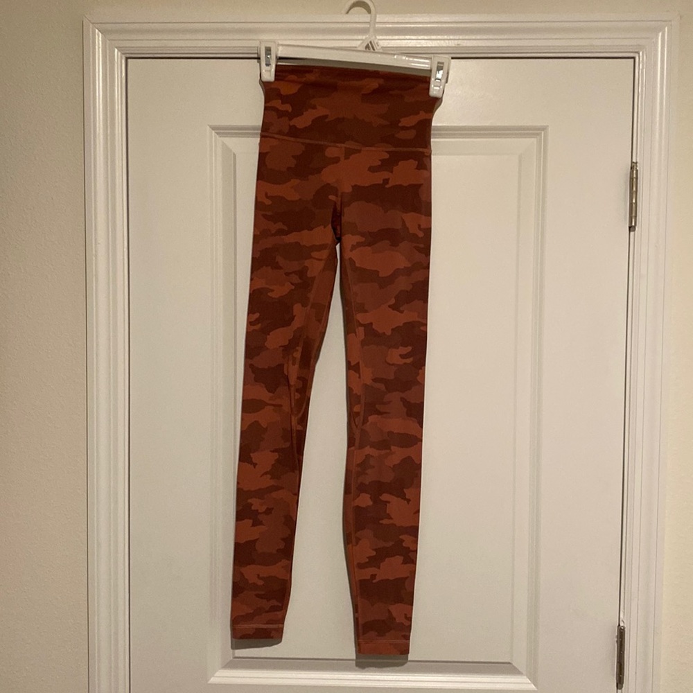 Lululemon Size 2 Pink Camo Leggings